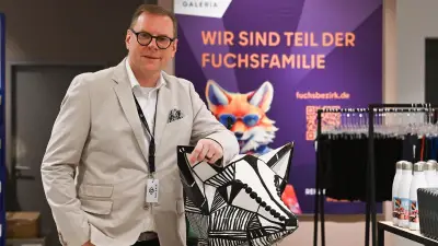 Burlesque-Tänzerinnen im Galeria Tegel: Kiezstrategie trotzt Konzernkrise