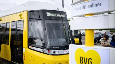 BVG Urbanliner: Neue 50-Meter-Tram startet auf Linie M4