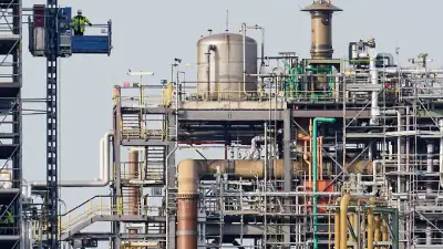 Chemieindustrie in Deutschland: Produktion und Investitionen sinken weiter