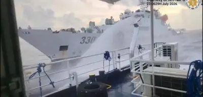 China attackiert philippinische Schiffe mit Wasserwerfern im Südchinesischen Meer
