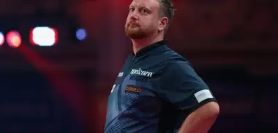 Darts-Profi Cameron Menzies bricht bei World Matchplay in Blackpool zusammen