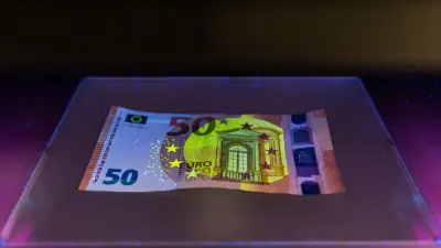 Falschgeld erkennen: So schützen Sie sich vor Blüten