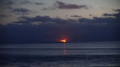 Feuer auf Nordsee-Insel Trischen: Marine fliegt Feuerwehr ein