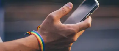 Gefakte Dates auf Grindr: Wie schwule Männer sich vor Überfällen schützen