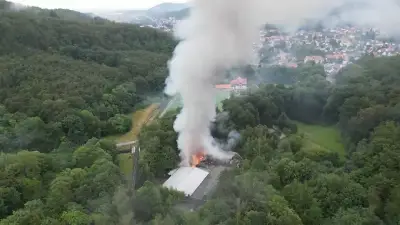 Großbrand in ehemaliger Möbelfabrik in Wernigerode unter Kontrolle