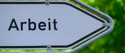 Ifo: Arbeitsmarkt stabilisiert sich leicht – Industrie bleibt schwach