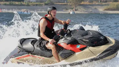 Joe Jonas und Erling Haaland: Promi-Urlaub in Italien mit Liebe und Jetski