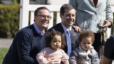Kinderglück in den USA: Was Spahn von Buttigieg lernen kann