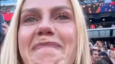 Laura Schmitt weint nach Dani Olmos WM-Triumph: Emotionale Szenen