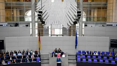 Merz: Rente neu austarieren, Gesundheits-Sparpaket am Freitag