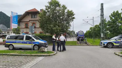 Messerattacke am Bahnhof Ruhpolding: Afghane jagt Schaffner und Schulkinder