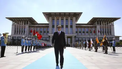 Nato-Gipfel in Ankara: Erdogan demonstriert Macht im Protzpalast