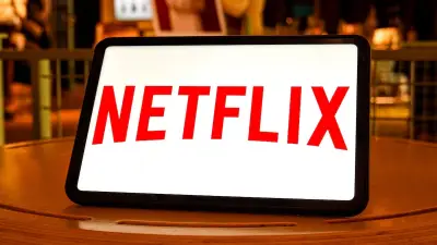 Netflix erwägt Live-TV und Abo-Bündel wegen sinkendem Vertrauen