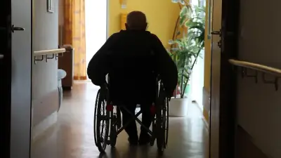 Pflege im Heim: Eigenanteil steigt auf durchschnittlich 3364 Euro pro Monat