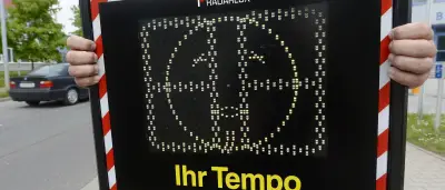 Potsdam testet Smiley-Anzeigen statt Strafzettel für Temposünder