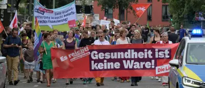 Protest in Potsdam: Hunderte gegen Klinikschließungen und Kürzungen