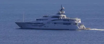 Putins Luxus-Jacht „Graceful“ in der Ostsee gesichtet – eskortiert von Kriegsschiffen