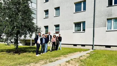 Regenwasser vom Dach bewässert Streuobstwiese in Johannisthal