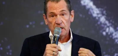 RND korrigiert Podcast: Falsche Döpfner-Drohung gegen Merz eingeräumt