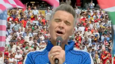 Robbie Williams sorgt mit wilder Frisur für Aufsehen bei WM-Pre-Show