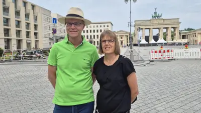 Schock und Trauer nach CSD-Anschlag in Berlin: Bürger suchen das Gespräch
