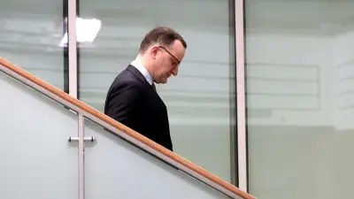 Spahn-Rücktritt: Wie der Macht-Poker im Kanzleramt eskalierte