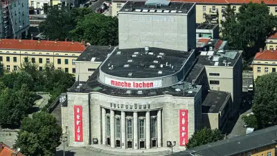 Streit ums Gratis-Schwimmbad: Teurer Bauchklatscher oder Protest?