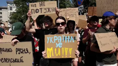 Tausende in Kiew protestieren gegen Selenskyj nach Entlassung von Fedorow