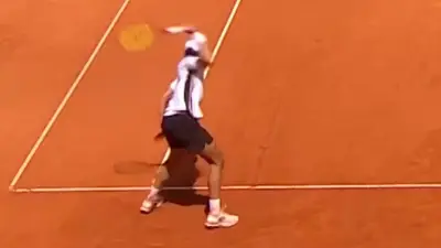 Tennis-Star Vacherot rastet aus: Schläger fliegt auf Zuschauer