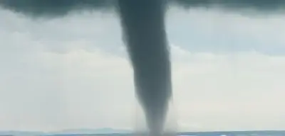 Tornado über dem Bodensee: Wasserhose 15 Minuten sichtbar