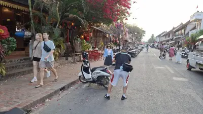 Tourismus in Laos: Tempelstadt Luang Prabang zwischen Tradition und Massenansturm