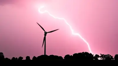 Unwetter in Niedersachsen: Bäume auf Autos, Konzert abgesagt