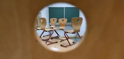 Vize-Schulleiter nach Beziehung mit Schülerin aus Beamtenverhältnis entlassen