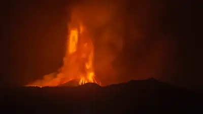 Waldbrände auf Sizilien: Hunderte evakuiert, Lage ernst