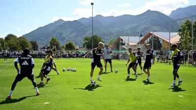 Weltmeister Götze adelt Eintracht-Talente im Trainingslager