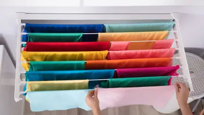 Wäsche platzsparend aufhängen: 7 Tipps für kleine Wohnungen