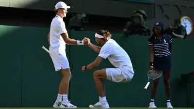 Zverev-Sturz im Wimbledon-Finale: Sinner hilft Konkurrenten auf