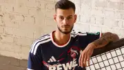 1. FC Köln präsentiert wildes blaues Ausweich-Trikot für neue Bundesliga-Saison