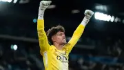 1. FC Köln verpflichtet PSG-Torwart Martin James bis 2029