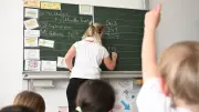 20% Bonus für Beamte bei längerer Arbeit – Angestellte gehen leer aus