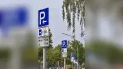 30 Parkschilder auf 200 Metern in Lichtenrade: Anwohner empört