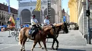 80 Jahre Polizei Bayern: Drohnenshow, Abseilaktion und Kaffee-Ape