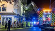 Acht Verletzte bei Brand in Kamen: Feuerwehr rettet Bewohner aus drittem Stock