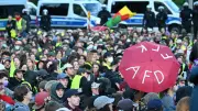 AfD-Parteitag in Erfurt trotz Protesten und Blockaden gestartet