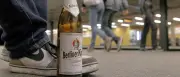 Alkoholverbot der Bahn: Kurioses Nebeneinander von S- und U-Bahn in Berlin