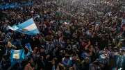 Argentinien: Mann stirbt bei WM-Feier nach Steinwurf