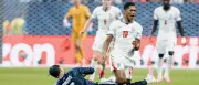 Argentinien schlägt England im WM-Halbfinale 2:1 durch Last-Minute-Tore