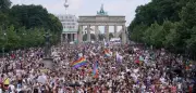 Berliner CSD nach Bombenalarm evakuiert: Organisator schickt Teilnehmer nach Hause
