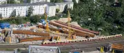Berliner Ringbahnbrücke: Erster Stahlträger eingehoben – S41 und S42 gesperrt