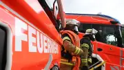 Brand in Weinheim: Feuer greift von Garage auf Häuser über
